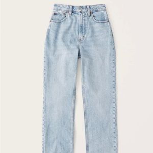Abercrombie & Fitch Curve Love Ultra High Rise 90s Straight Jean
